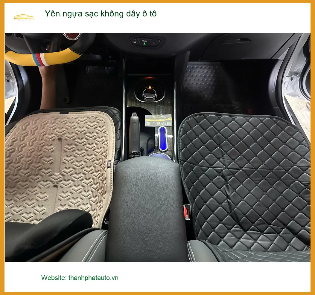 Anh Lâm lắp yên ngựa sạc không dây ô tô Honda CRV Quận 12 sạc nhanh gọn