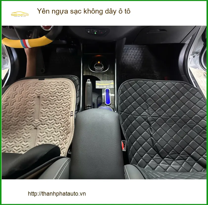 Chú Lộc lắp yên ngựa sạc không dây ô tô cho Kia K3 tại Thủ Đức để tiện sạc pin