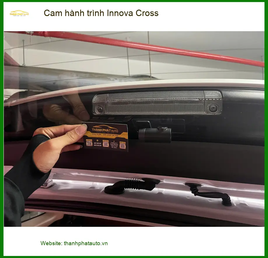 Chú Hưng lắp cam hành trình Innova Cross Quận 9 để ghi lại hành trình rõ nét ảnh thực tế 2