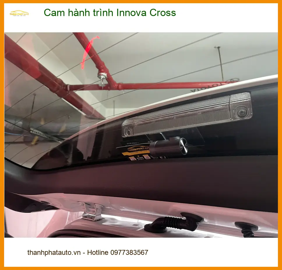 Chú Hưng lắp cam hành trình Innova Cross Quận 9 để ghi lại hành trình rõ nét ảnh thực tế 3