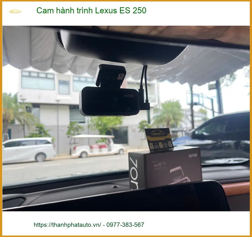 Anh Tùng lắp cam hành trình Lexus ES 250 tại Quận 9 để an tâm khi di chuyển ảnh thực tế 4