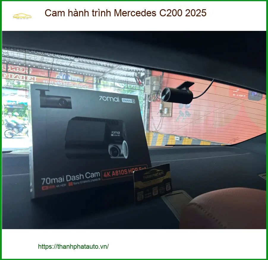 Chị Thảo lắp Cam hành trình Mercedes C200 2025 tại Quận 12 an tâm di chuyển ảnh thực tế 2
