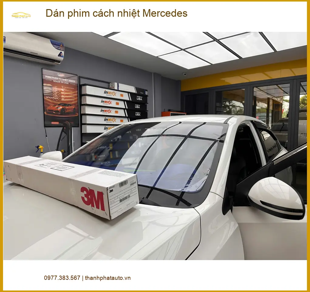 Anh Tùng dán phim cách nhiệt Mercedes E300 để chống nóng tại Quận 9 ảnh thực tế 2