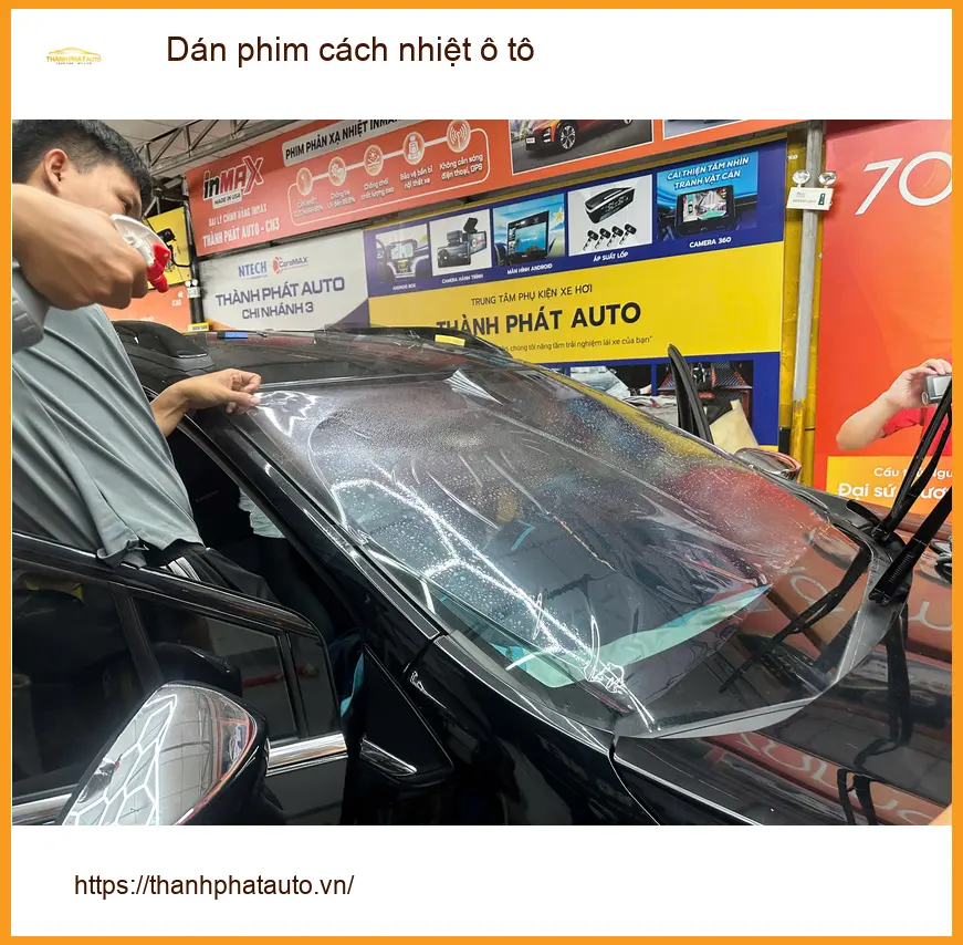 Cô Minh dán phim cách nhiệt ô tô Hyundai Accent tại Quận 12 chống nóng hiệu quả ảnh thực tế 5