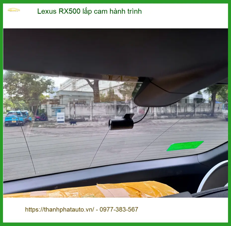 Anh Kỳ lắp cam hành trình cho Lexus RX500 tại Quận 9 để ghi lại mọi cung đường