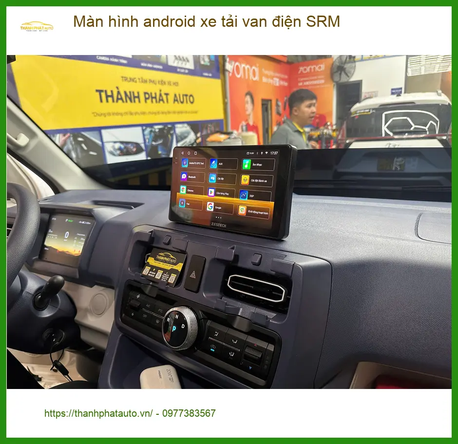 Anh Kiên lắp màn hình Android xe tải van điện SRM tại Quận 12 để tiện theo dõi lộ trình và giải trí ảnh thực tế 4