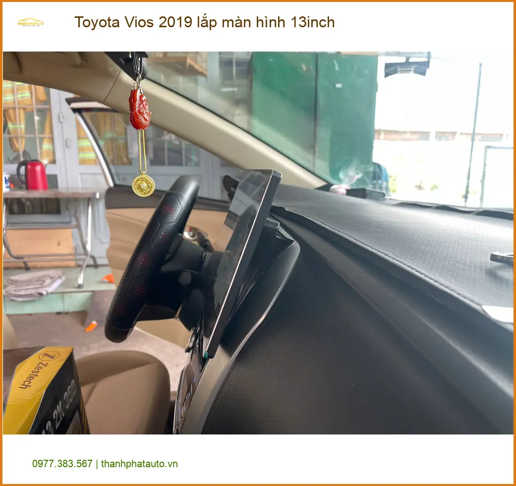Anh Kiên lắp màn hình 13inch cho Toyota Vios 2019 tại Quận 9 vì màn hình cũ quá nhỏ ảnh thực tế 2