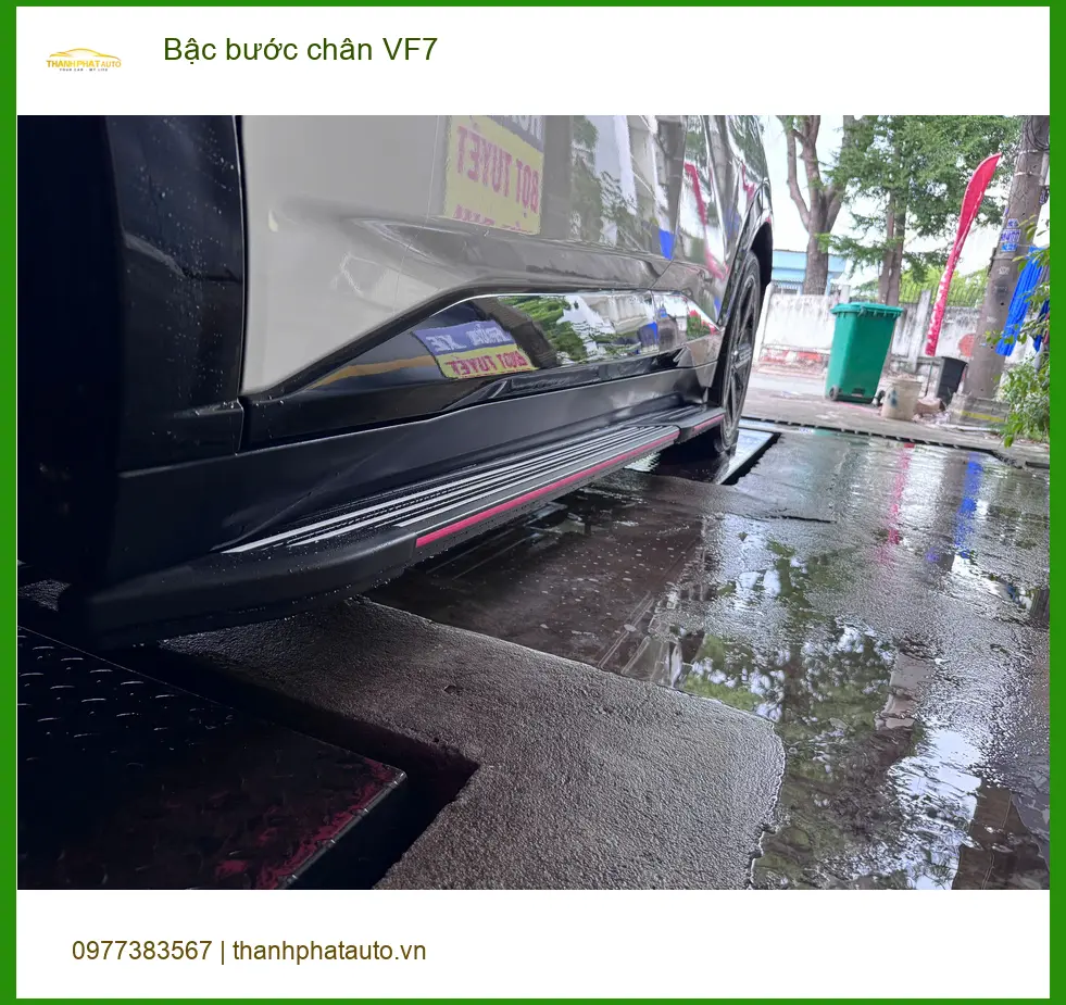 Anh Trọng lắp bậc bước chân VF7 tại Quận 9 cho xe tiện lên xuống