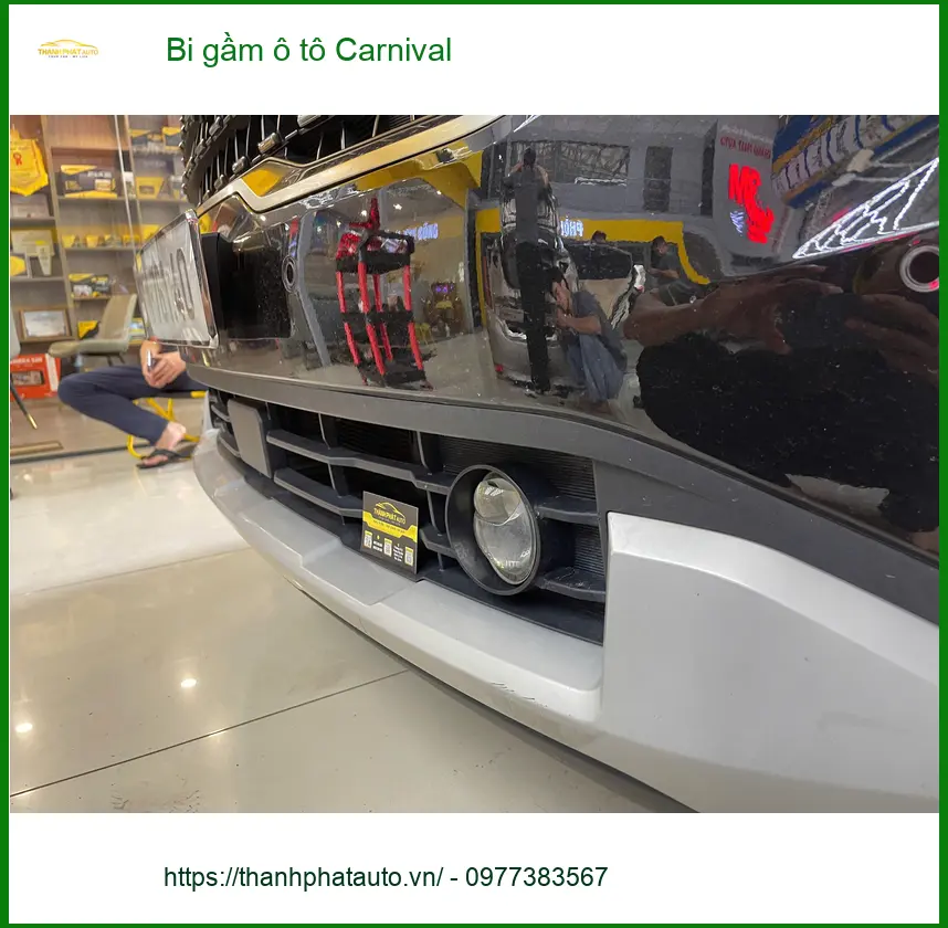 Anh Phi nâng cấp bi gầm ô tô cho Carnival ở Q9 vì đèn zin yếu sáng ảnh thực tế 2