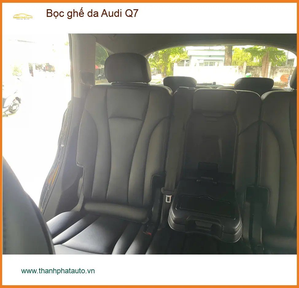 Anh Minh bọc ghế da Audi Q7 ở Quận 9 vì ghế cũ xuống cấp, khó vệ sinh