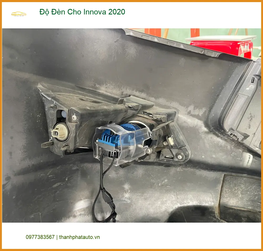 Anh Khánh độ đèn cho Innova 2020 tại Quận 9 để cải thiện tầm nhìn lái xe đêm