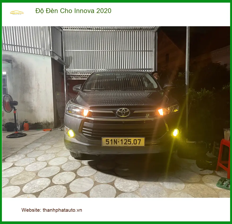 Anh Khánh độ đèn cho Innova 2020 tại Quận 9 để cải thiện tầm nhìn lái xe đêm ảnh thực tế 2