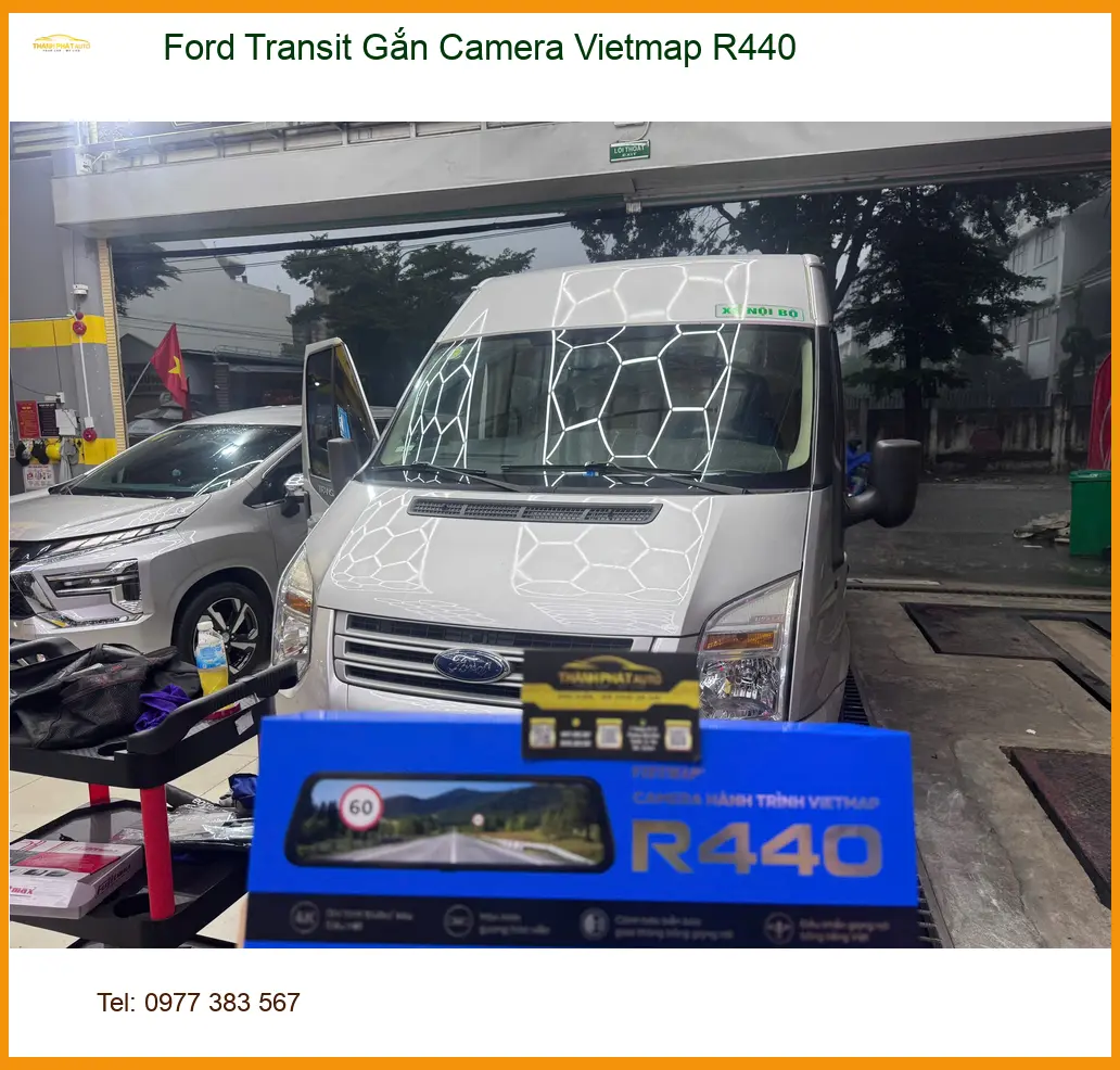Anh Trọng gắn Camera Vietmap R440 cho Ford Transit tại Quận 9 để yên tâm di chuyển đường dài ảnh thực tế 2