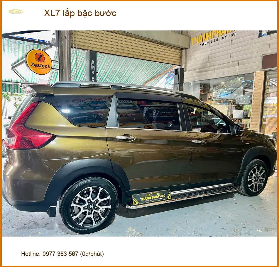 Anh Tùng lắp bậc bước Suzuki XL7 tại Thủ Đức giúp gia đình dễ lên xuống