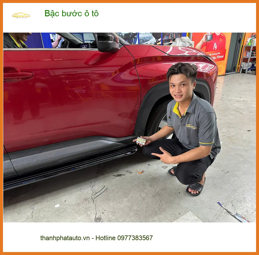 Anh Khôi lắp bậc bước ô tô cho Honda CRV tại Nhà Bè để gia đình lên xuống xe dễ dàng ảnh thực tế 2