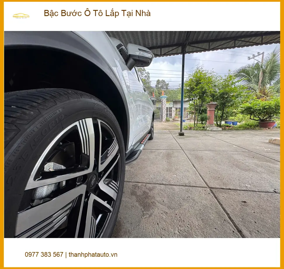 Chị Mai Anh lắp Bậc Bước Ô Tô VinFast Lux A2.0 tại nhà Thủ Đức uy tín ảnh thực tế 2