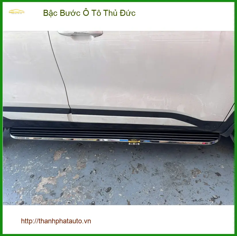 Chú Long lắp Bậc Bước Ô Tô cho Toyota Corolla Cross tại Thủ Đức tiện lợi cho người lớn tuổi ảnh thực tế 4