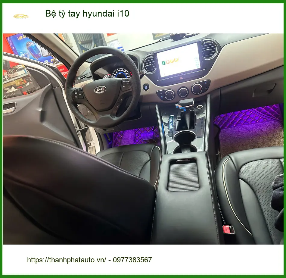 Anh Kiên lắp bệ tỳ tay Hyundai i10 tại Quận 2 để thoải mái hơn khi lái xe đường dài ảnh thực tế 3