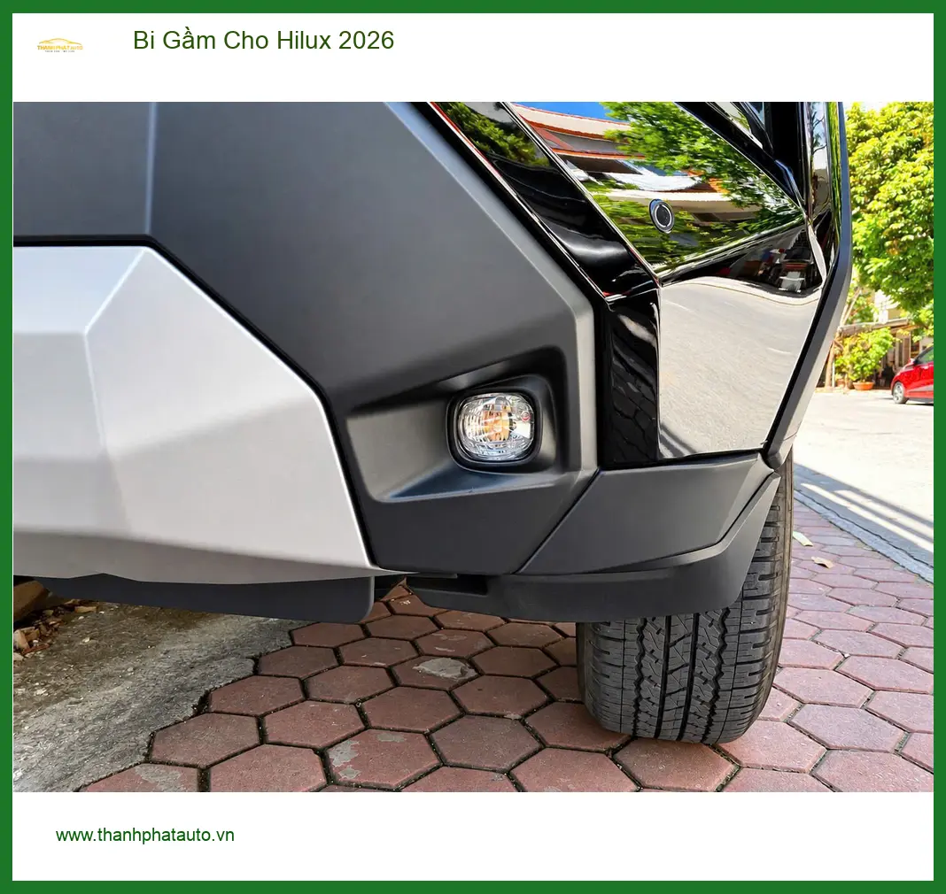 Anh Cường lắp bi gầm cho Hilux 2026 tại Thủ Đức vì đèn zin không đủ sáng