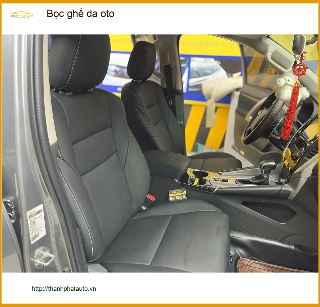 Anh Phước bọc ghế da ô tô Ford Everest Quận Bình Tân, nâng cấp không gian xe. ảnh thực tế 2