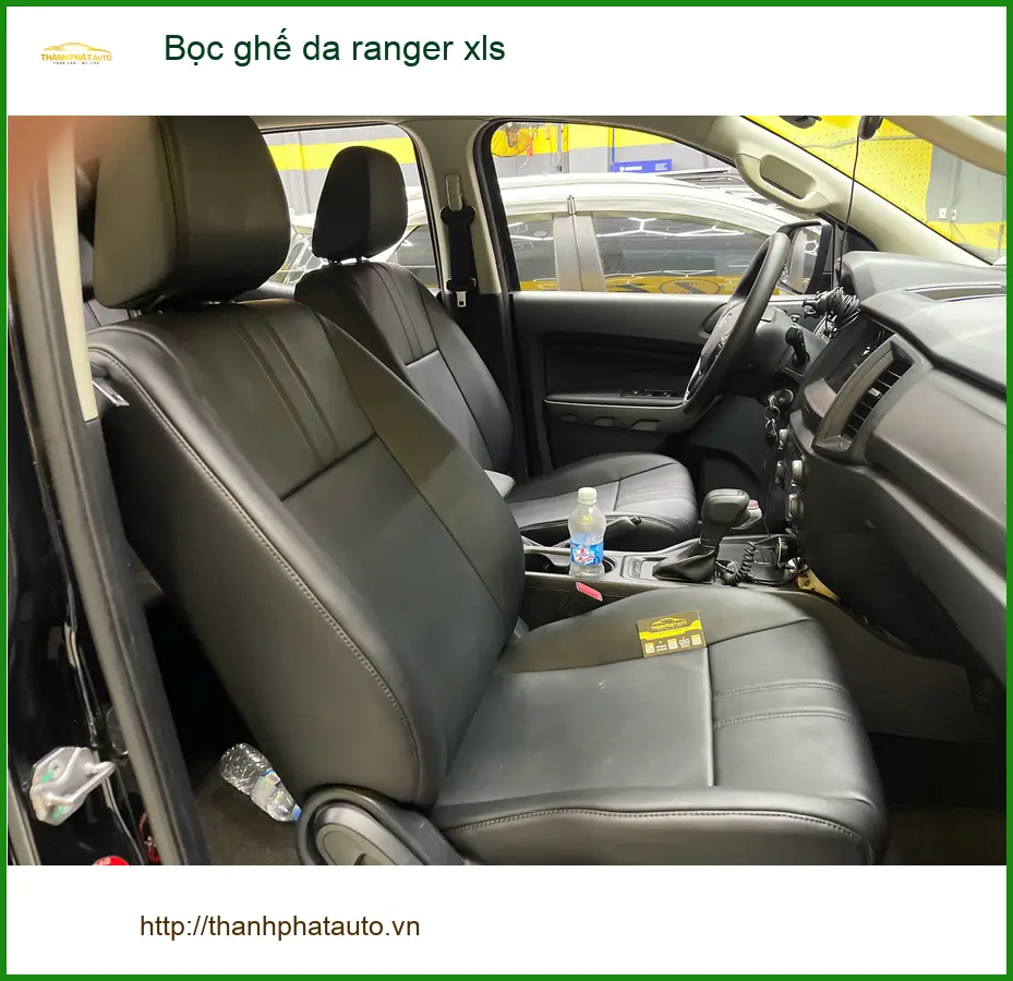 Anh Khang bọc ghế da Ranger XLS tại Quận 6 vì ghế zin đã bạc màu, xuống cấp