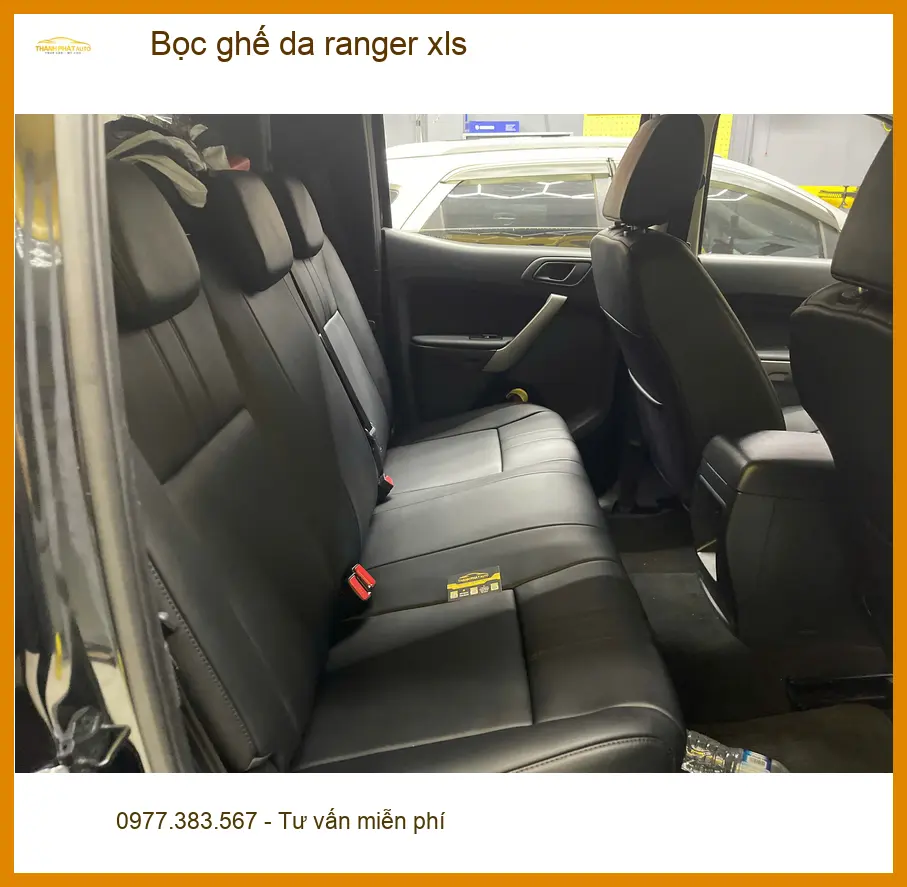 Anh Thắng bọc ghế da Ford Ranger XLS tại Quận 5 vì ghế zin đã xuống cấp