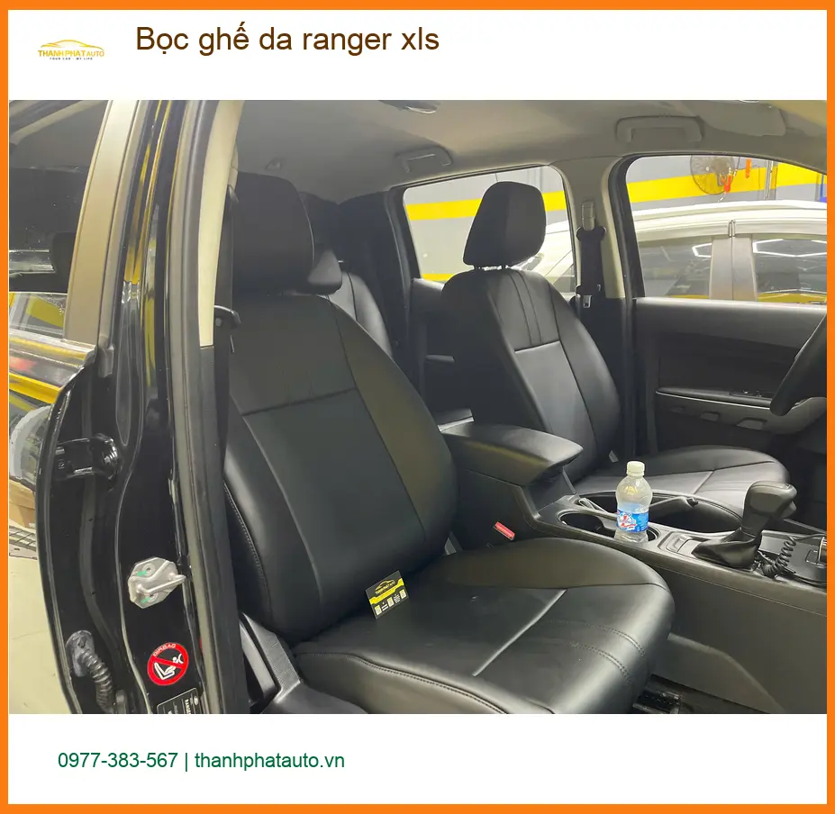 Chú Minh bọc ghế da Ford Ranger XLS Quận 1 để nâng cấp không gian xe