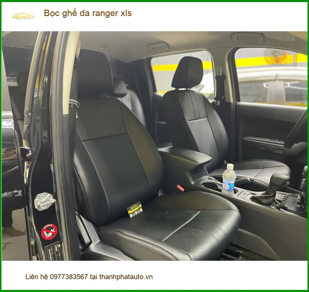 Chú Minh bọc ghế da Ford Ranger XLS Quận 1 để nâng cấp không gian xe ảnh thực tế 2