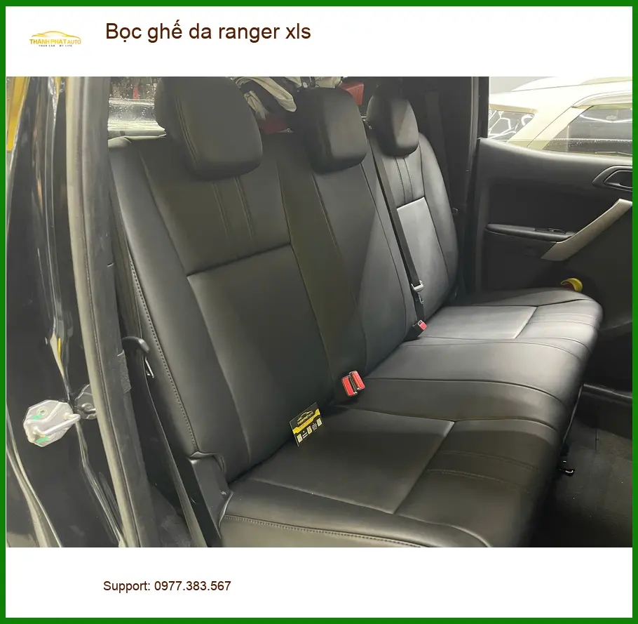 Chú Minh bọc ghế da Ford Ranger XLS Quận 1 để nâng cấp không gian xe ảnh thực tế 3