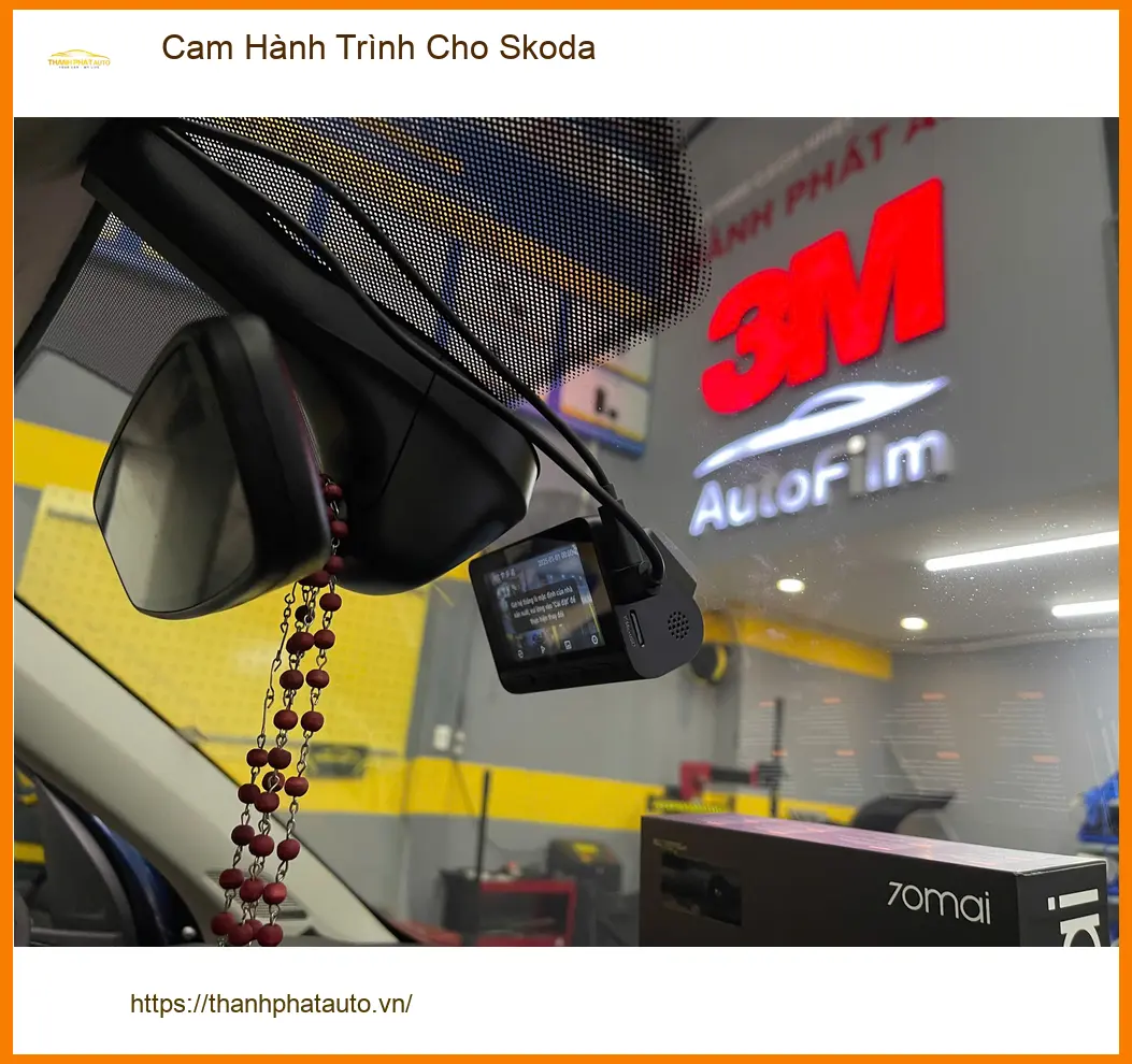 Chị Thanh lắp cam hành trình cho Skoda Kodiaq tại Quận 9 để ghi lại hành trình rõ nét ảnh thực tế 2