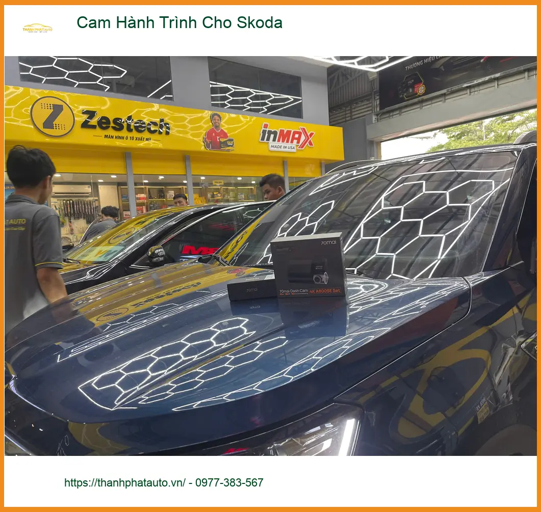 Chị Thanh lắp cam hành trình cho Skoda Kodiaq tại Quận 9 để ghi lại hành trình rõ nét ảnh thực tế 5