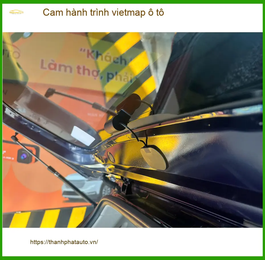 Anh Khải lắp cam hành trình Vietmap Mitsubishi Outlander tại Quận 2 ghi lại mọi khoảnh khắc ảnh thực tế 5