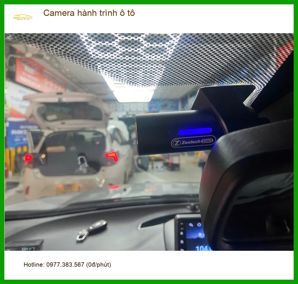 Anh Quang lắp Camera hành trình ô tô cho Hyundai Accent tại Quận Bình Tân