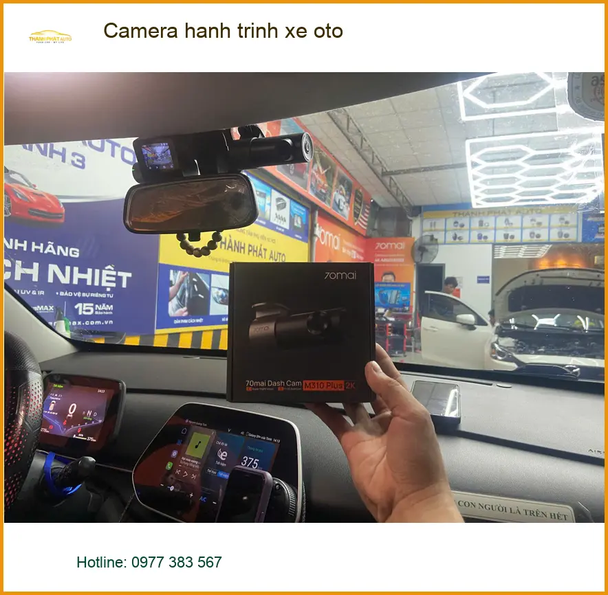 Anh Kiên lắp Camera hành trình cho Honda CR-V ở Quận 10 để an tâm lái xe