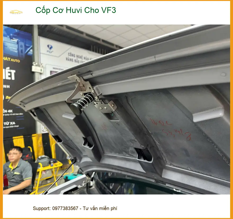Chị Thùy lắp cốp cơ Huvi cho VinFast VF3 tại Quận 12 vì cần sự tiện lợi ảnh thực tế 3