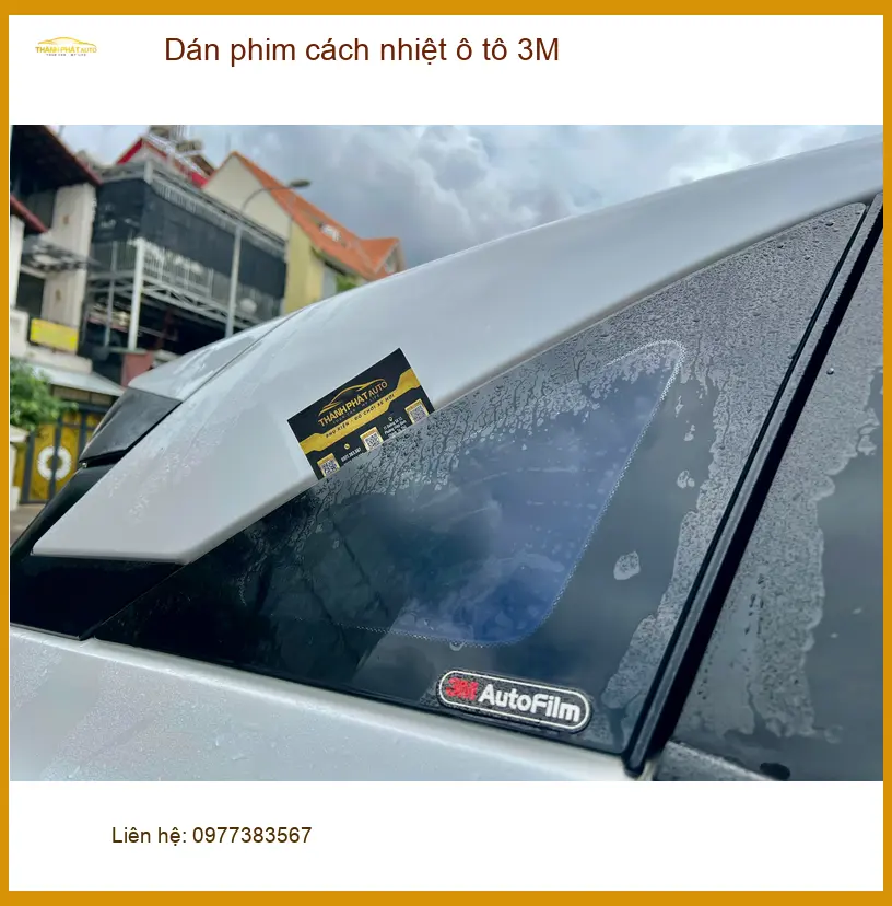 Anh Huy Honda CRV dán phim cách nhiệt ô tô 3M trước mùa nắng gay gắt Quận 4
