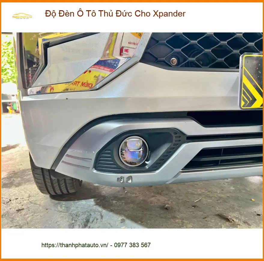 Anh Khải độ đèn ô tô cho Xpander tại Thủ Đức vì đèn zin không đủ sáng khi đi đêm mưa ảnh thực tế 2