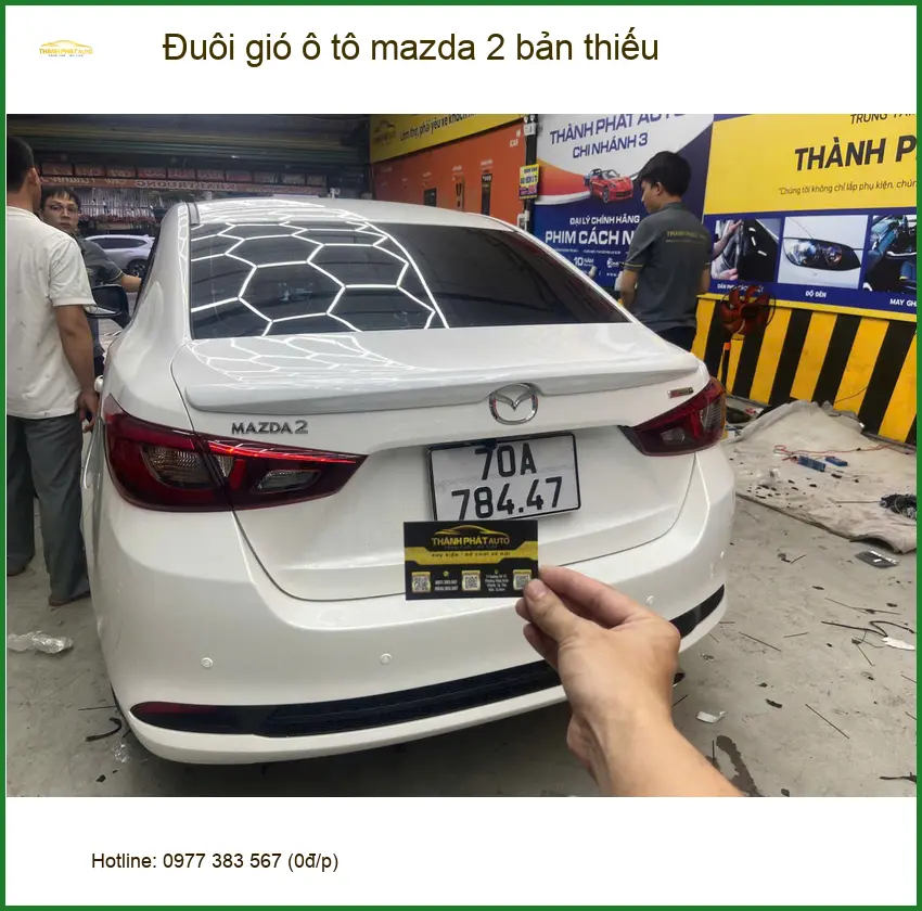Anh Kiên Lắp Đuôi Gió Ô Tô Mazda 2 Bản Thiếu Để Độ Dáng Thể Thao Tại Gò Vấp ảnh thực tế 2