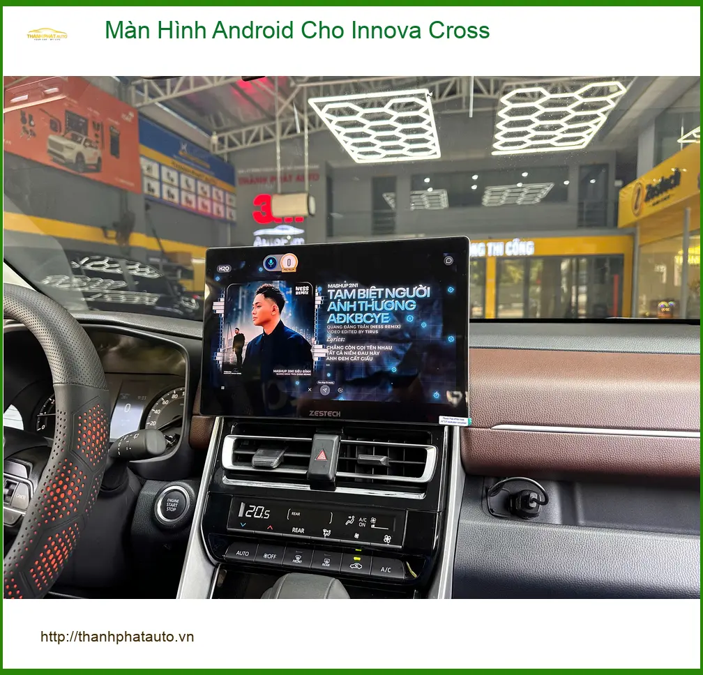 Anh Khải lắp màn hình Android cho Innova Cross ở Quận 9 để xem bản đồ và giải trí ảnh thực tế 5