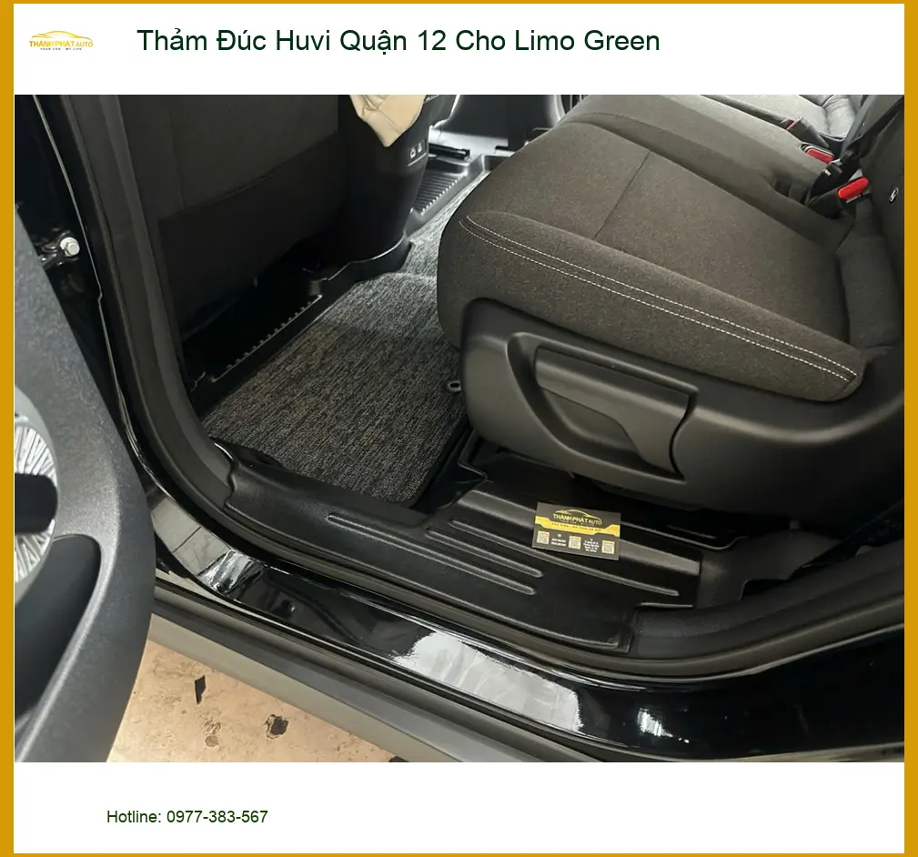 Chị Thảo lắp thảm đúc Huvi cho Limo Green ở Quận 12 vì thảm cũ đã sờn.