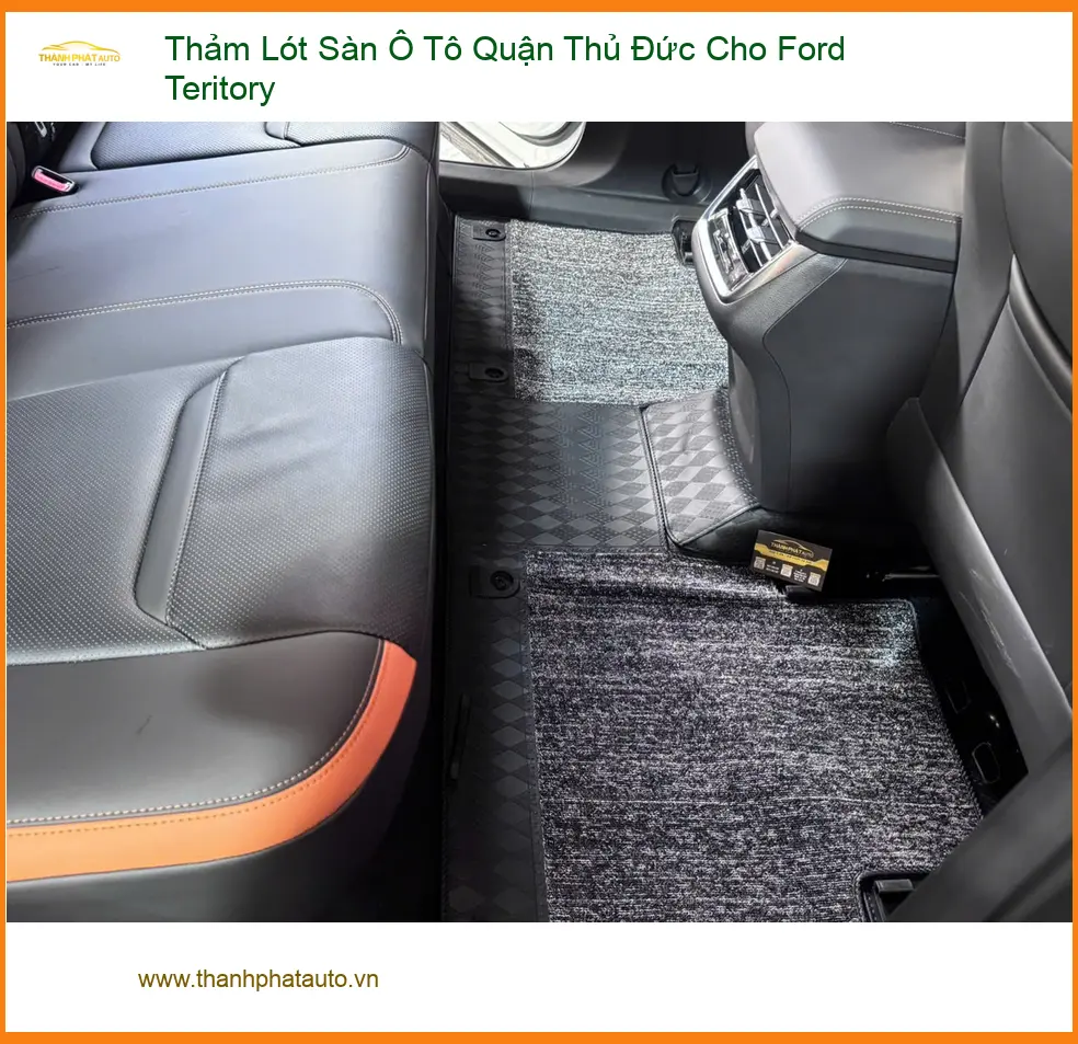 Anh Minh thay thảm lót sàn ô tô Ford Teritory tại Quận Thủ Đức vì thảm cũ khó vệ sinh ảnh thực tế 4