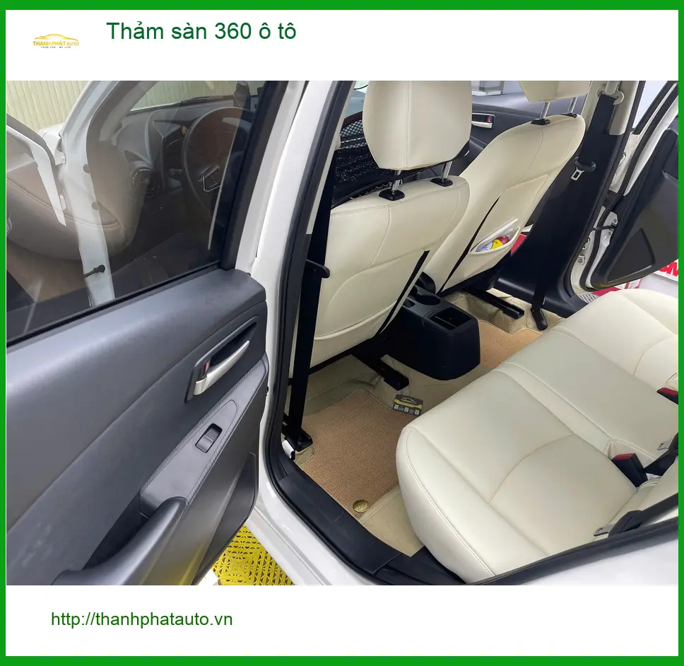 Chị Lan Anh lắp thảm sàn 360 ô tô Hyundai Accent tại Quận 7 để nội thất luôn sạch đẹp ảnh thực tế 4