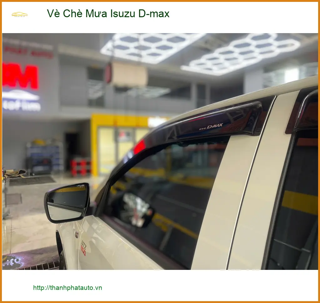 Chú Phong lắp vè che mưa Isuzu D-max ở Gò Vấp tránh nước tạt vào cabin ảnh thực tế 4
