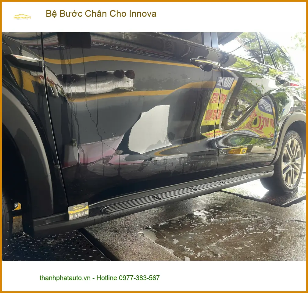 Chị Thảo lắp Bệ Bước Chân Innova tại Quận 9 giúp ba mẹ lên xuống tiện hơn