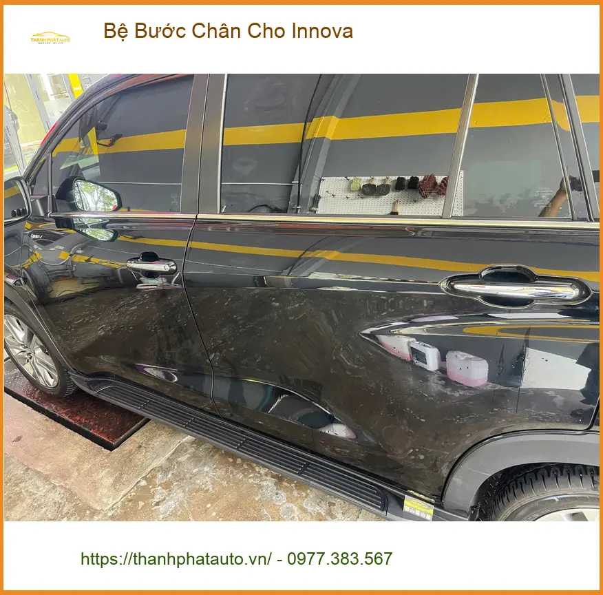 Chị Thảo lắp Bệ Bước Chân Innova tại Quận 9 giúp ba mẹ lên xuống tiện hơn ảnh thực tế 3