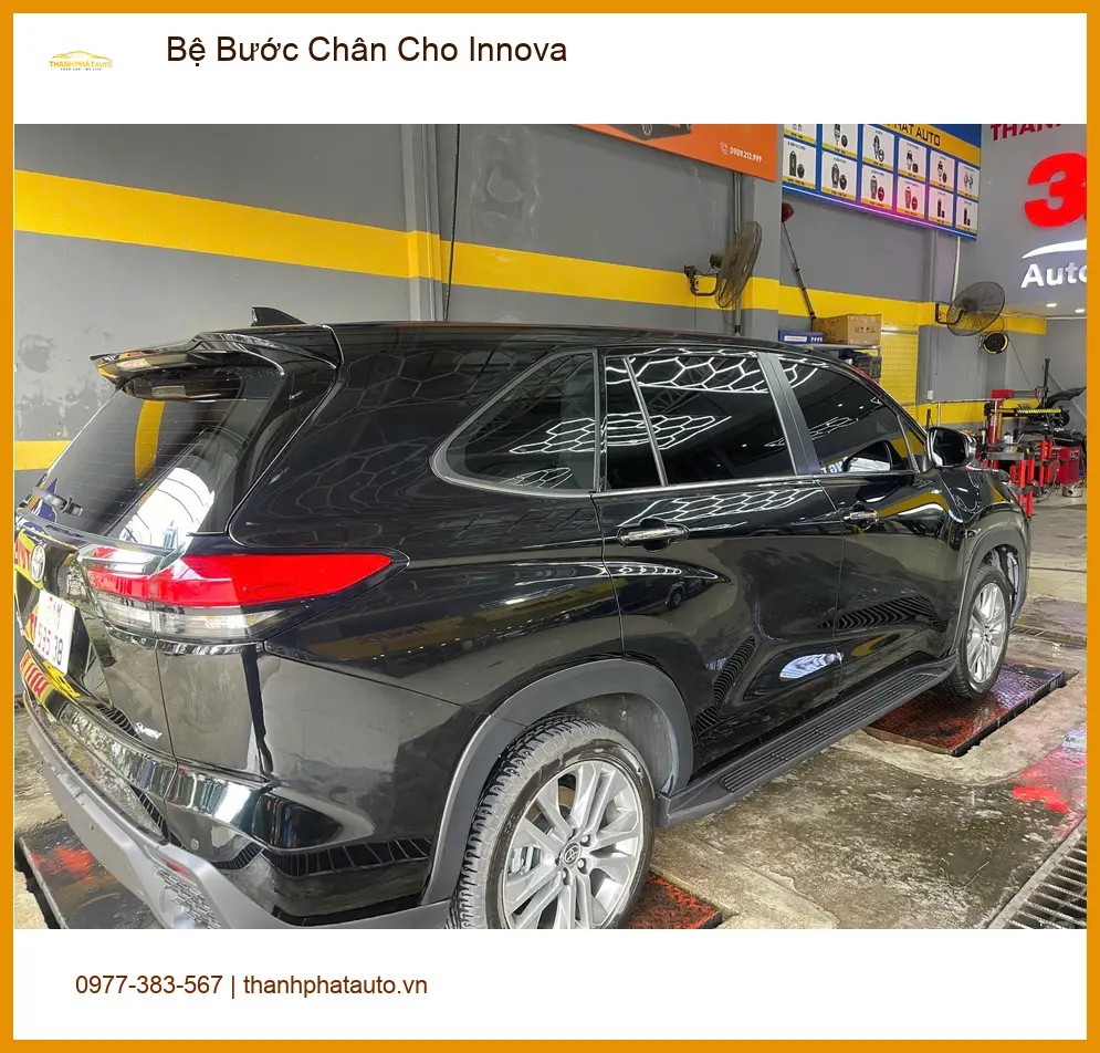 Chị Thảo lắp Bệ Bước Chân Innova tại Quận 9 giúp ba mẹ lên xuống tiện hơn ảnh thực tế 4